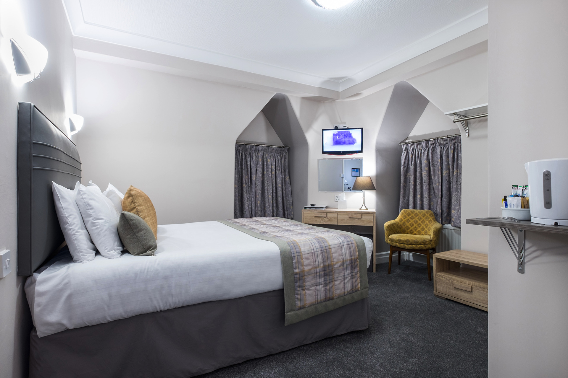 Double bedroom at the Livermead Cliff Hotel
